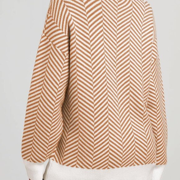 Women's Cute Striped Colorblocking Sweater - Picture 2 of 5